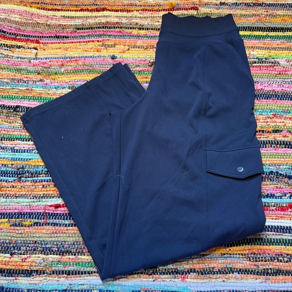 Athleta Navy Wide Leg Stretch Pants – Size Medium - Picture 3 of 4